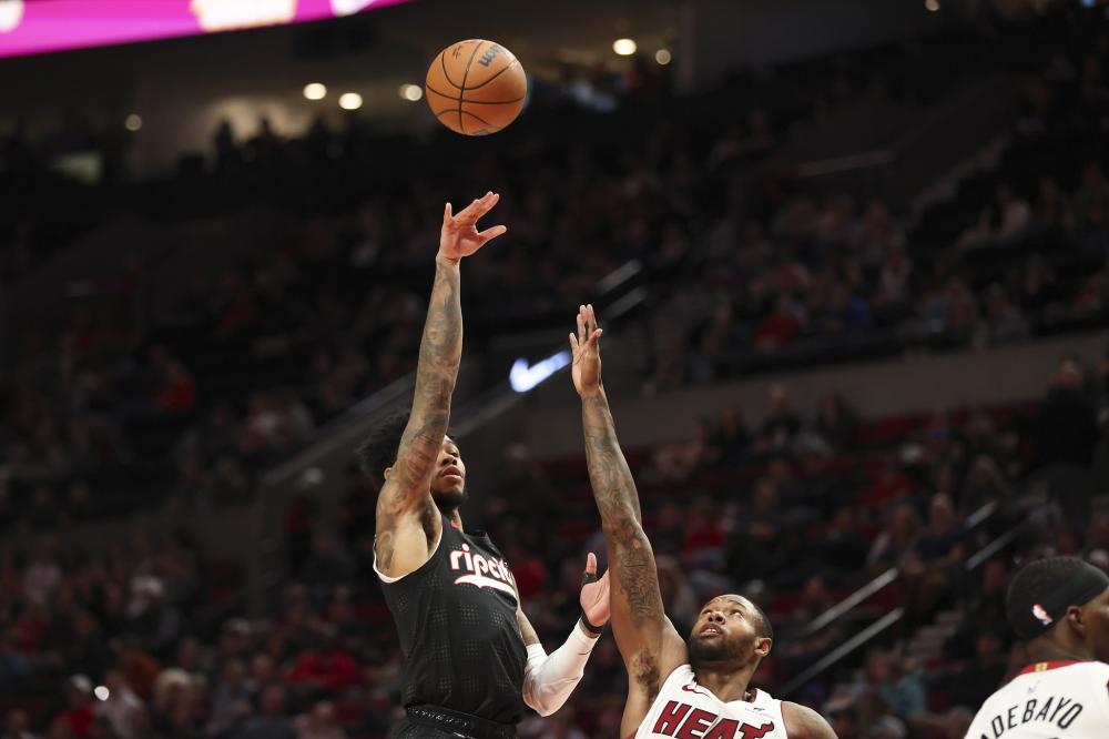 经让更衣室 经让更衣室