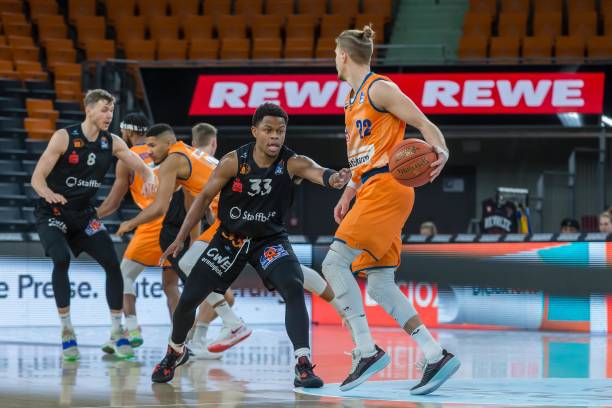 范巴斯滕的 范巴斯滕的